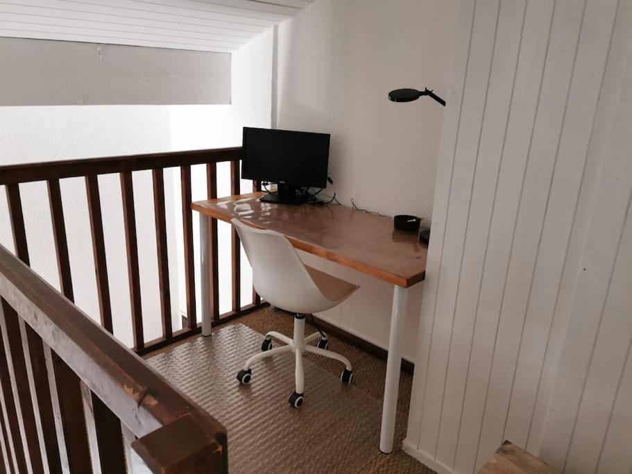 Les Pins Dans L'Eau Apartment Карканс Екстериор снимка